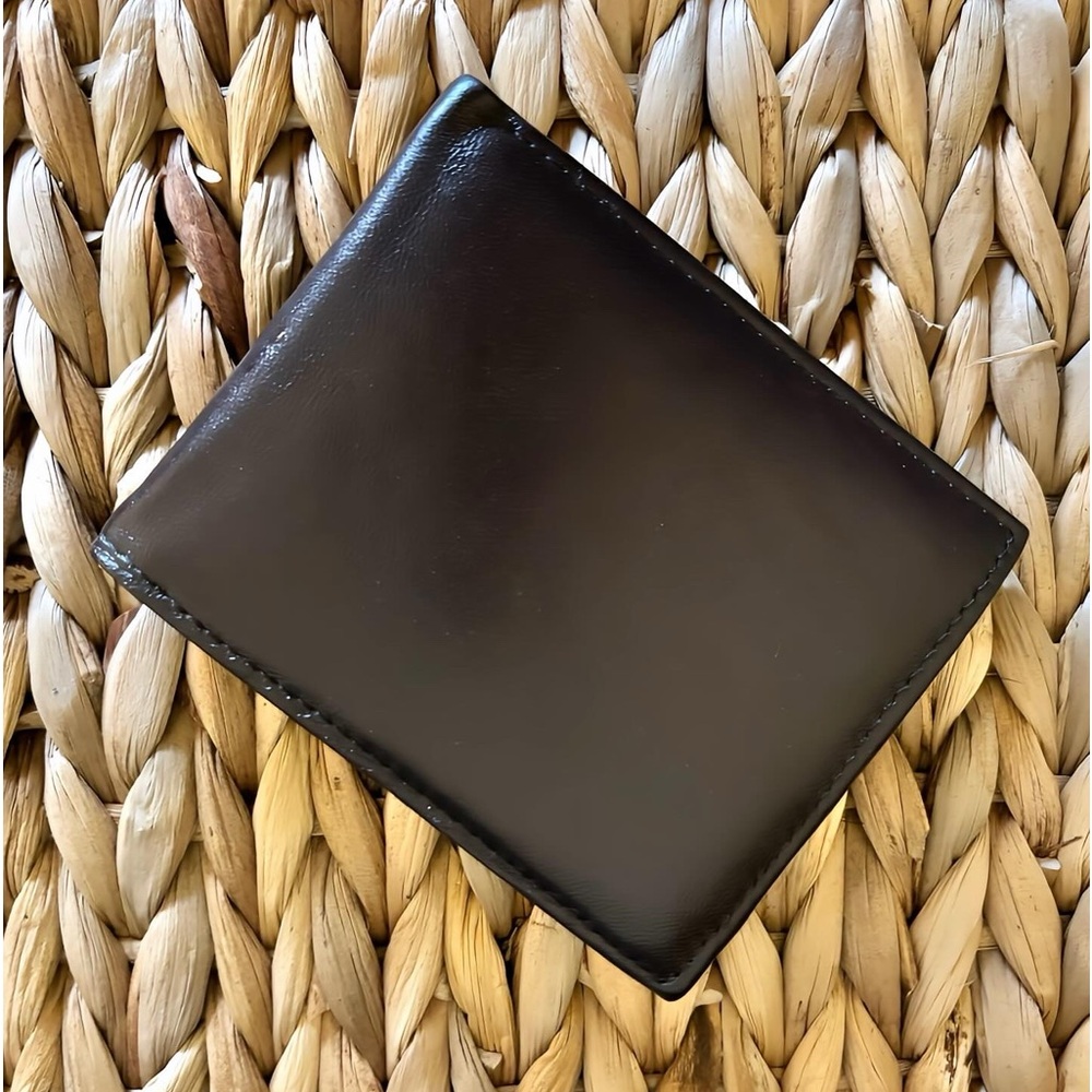 Soft genuine leather billfold wallet